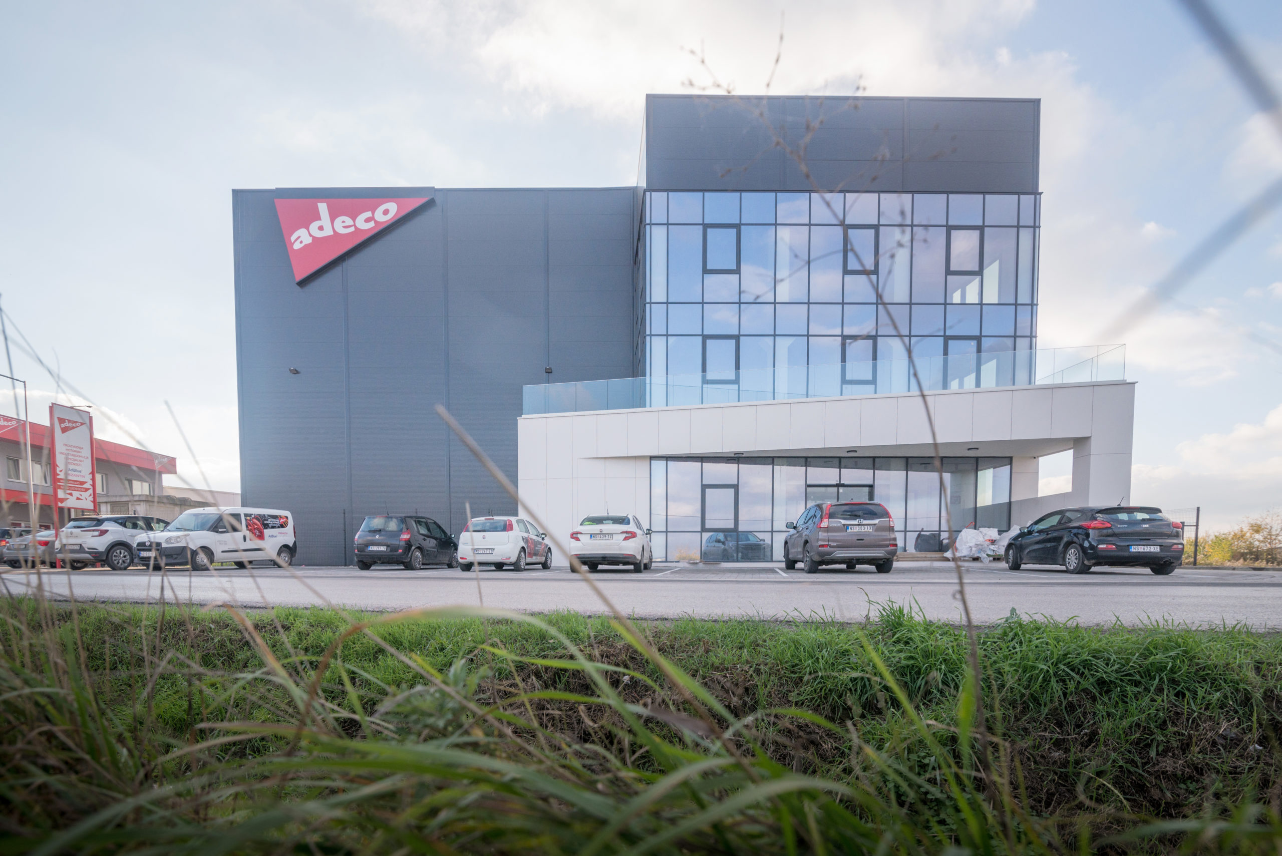 Logistički centar Adeco – Rimski šančevi, Novi Sad